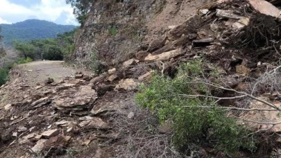 Davutlar Manastır yolu heyelan nedeniyle kapandı