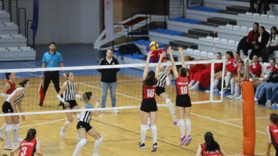 Turgutlu Belediyesi Kadın Voleybol Takımı Yılın İlk Maçında Aydın Deplasmanında