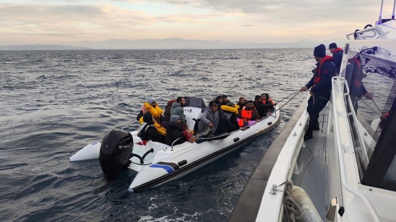 İzmir açıklarında 32 göçmen ve 1 göçmen kaçakçısı yakalandı