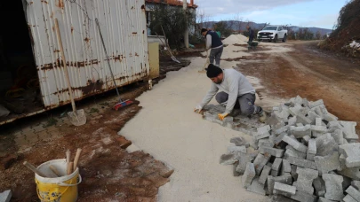 Turgutlu'da Kırsal ve Merkezde Yol Çalışmaları devam ediyor