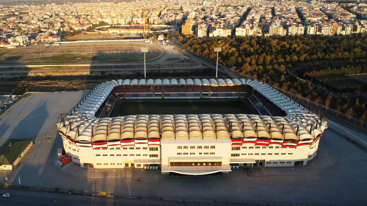 Turgutlu 1984, ilk kez içeride oynayabilecek mi?