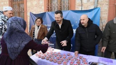 Manisa'da kandilde helva ikramı gerçekleşti