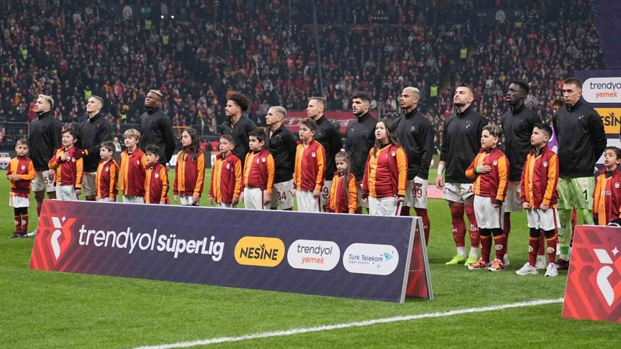 Galatasaray bu sezon ligdeki derbilerde ilk kez puan kaybetti