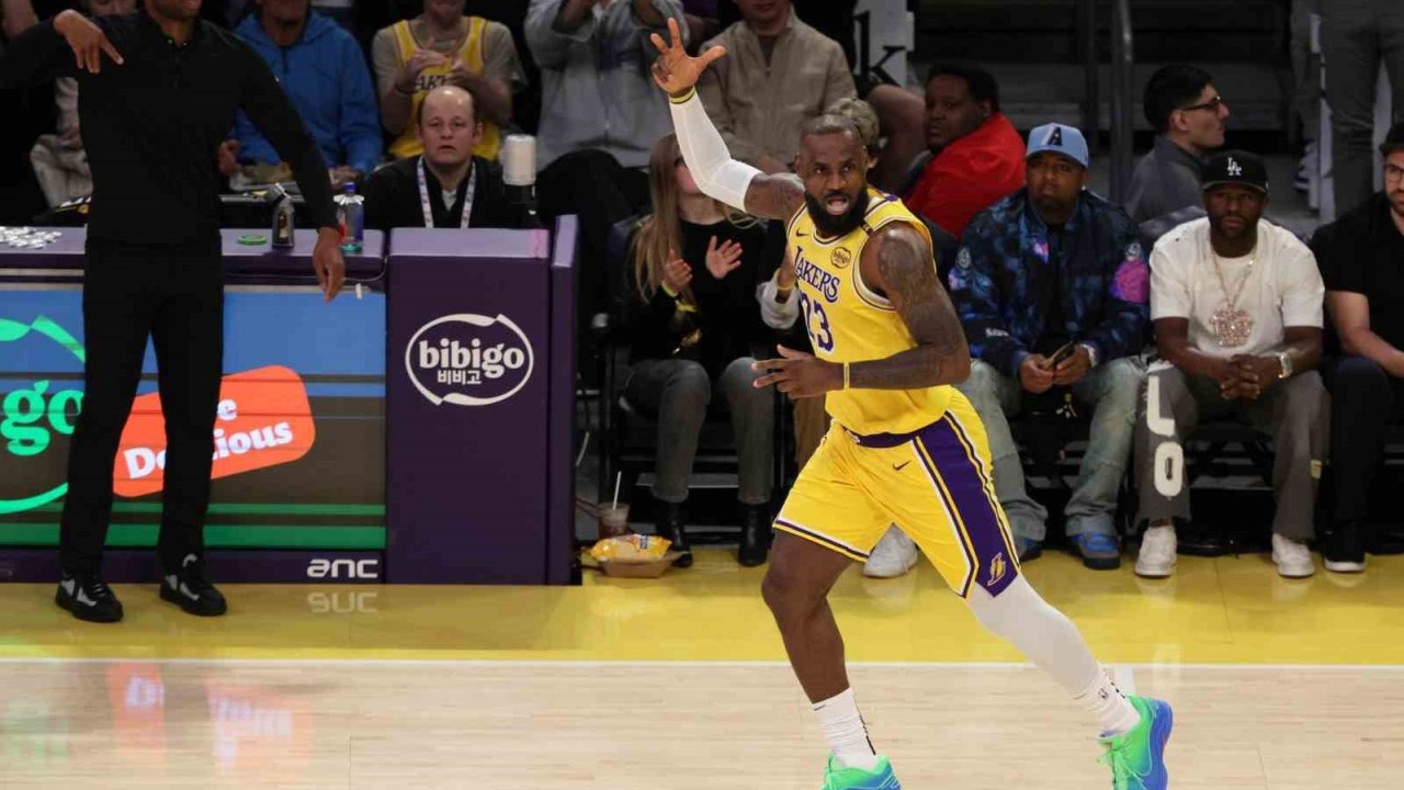 LeBron James, NBA’de 50 bin sayı barajını geçen ilk isim oldu