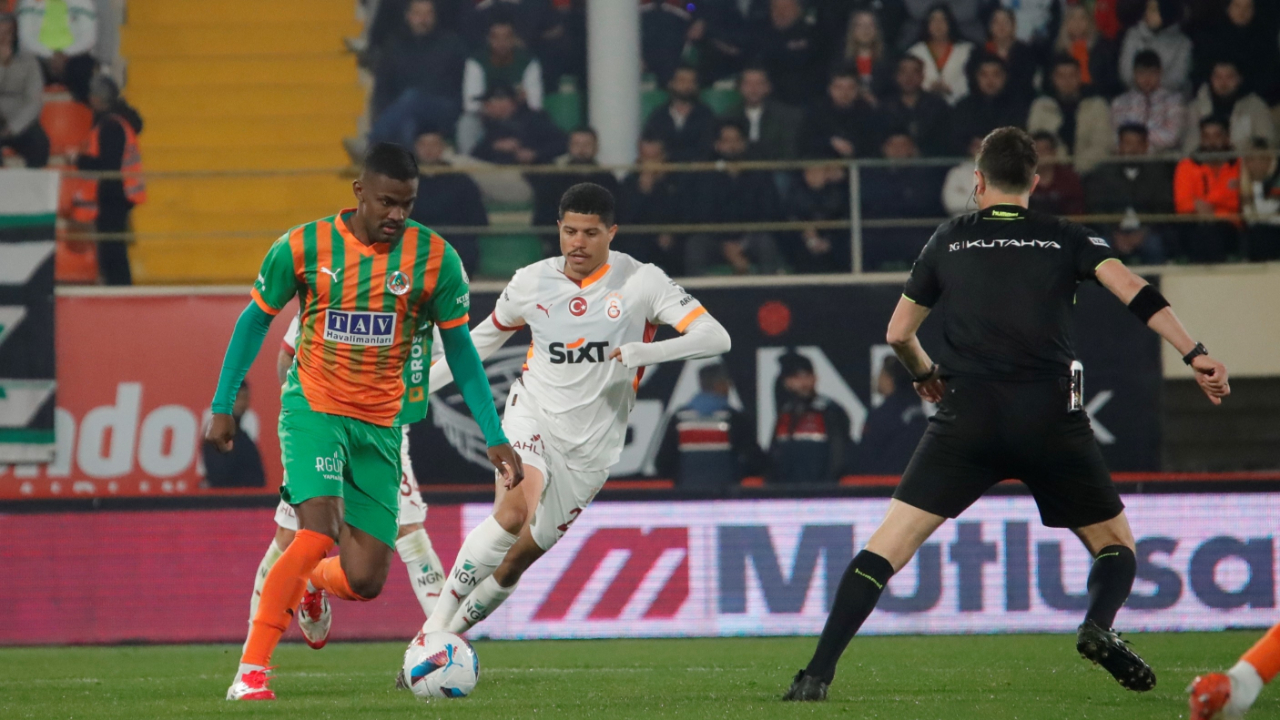 Trendyol Süper Lig: Corendon Alanyaspor: 1 - Galatasaray: 2