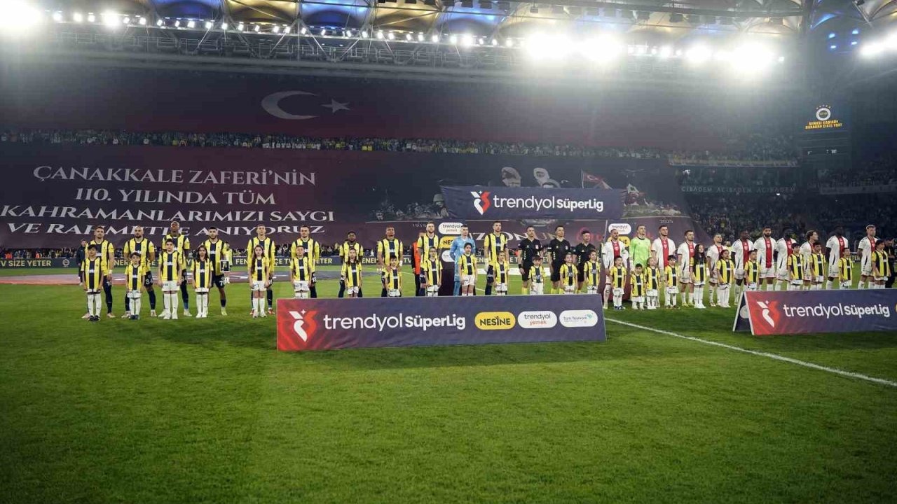 Fenerbahçe-Samsunspor maçında 18 Mart Çanakkale şehitleri anıldı