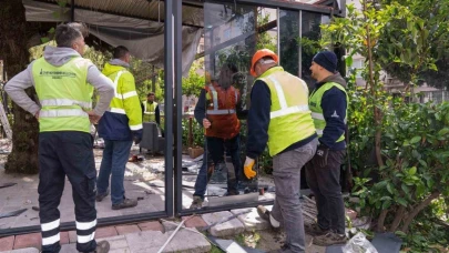 İzmir'de kaçak yapıların yıkımına başladı