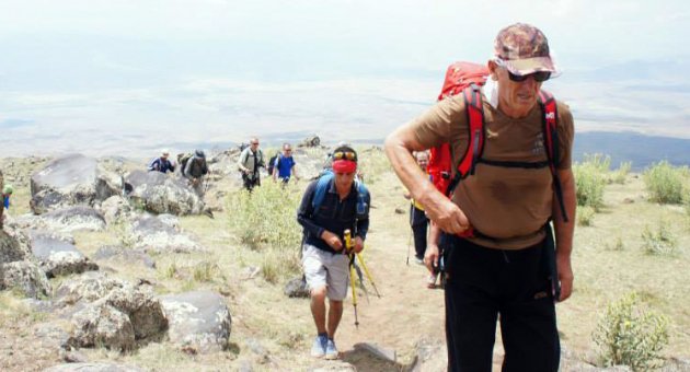 Ağrı Dağı’na tırmanmak için yola çıktılar