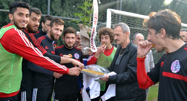 Bayrampaşa’ya hazırlanan Turgutluspor’a taraftar desteği