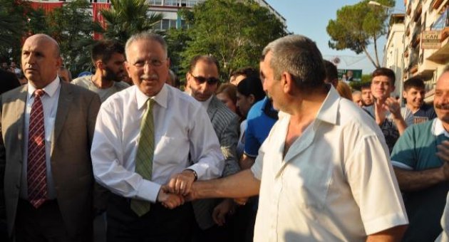 Ekmeleddin İhsanoğlu Soma'ya geldi