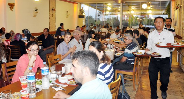 Gamalı’da iftar sofrası bir başka