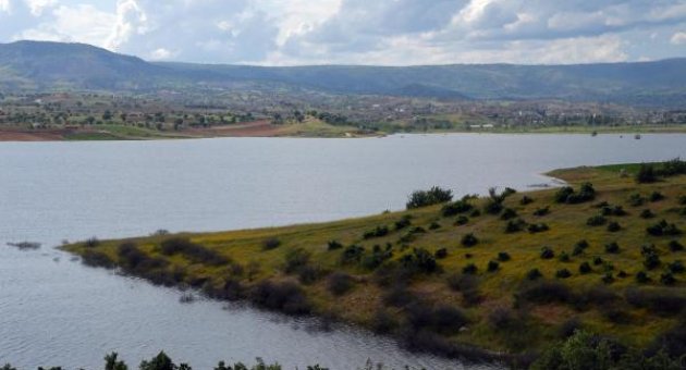 Gölde balık avlayan 2 arkadaş boğuldu