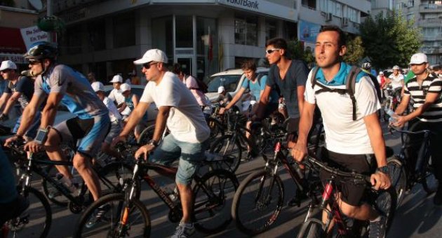 Hareketli yaşam için pedala bastılar