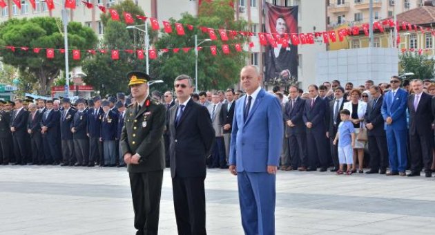 Manisa'da kurtuluşun 92. yıldönümü kutlandı