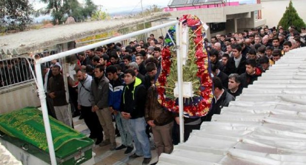 Motosiklet kazasında ölen liseli toprağa verildi