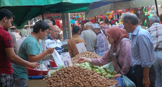 Pazarın rekortmeni Ceviz 15 TL