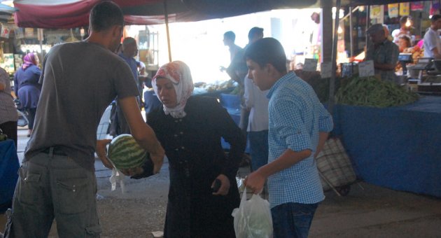 Pazartesi Pazarı esnafı üzgün