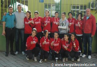 Turgutlu Belediyespor hentbolcuları Türkiye 3.sü oldu