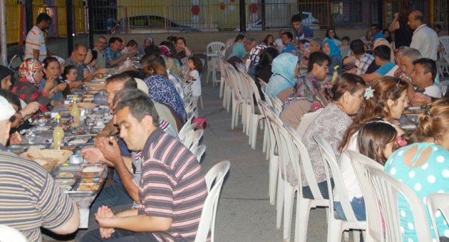 Turgutlu Bedensel Engelliler  Derneği’nde iftar