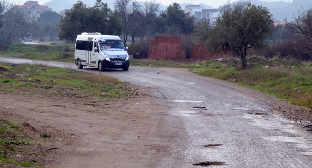 Turgutlu’da vatandaşları tedirgin eden yol