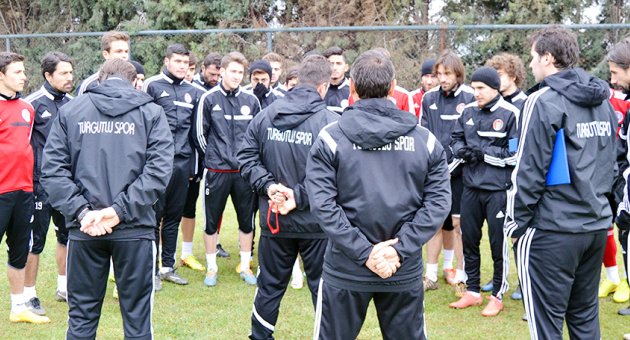 Turgutluspor'da Koray Cinel'den jest